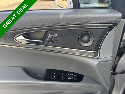 Used 2019 Lincoln Nautilus Reserve FWD image 15