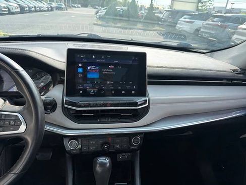Used 2022 Jeep Compass Limited w/ Sun and Sound Group AWD/4WD image 19
