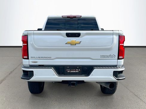 Used 2025 Chevrolet Silverado 2500 High Country w/ Technology Package AWD/4WD image 6