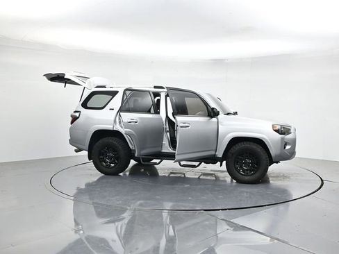 Used 2022 Toyota 4Runner SR5 AWD/4WD image 50