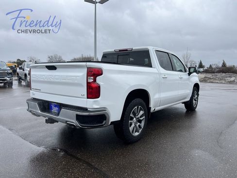 Used 2022 Chevrolet Silverado 1500 LT AWD/4WD image 9