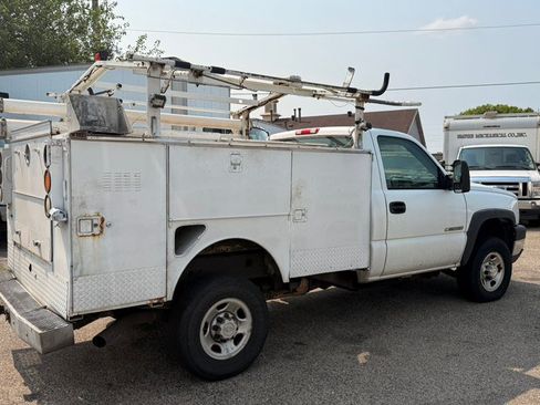 Used 2005 Chevrolet Silverado 2500 W/T RWD image 5