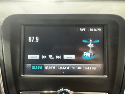 Used 2018 Chevrolet Equinox LT FWD image 3
