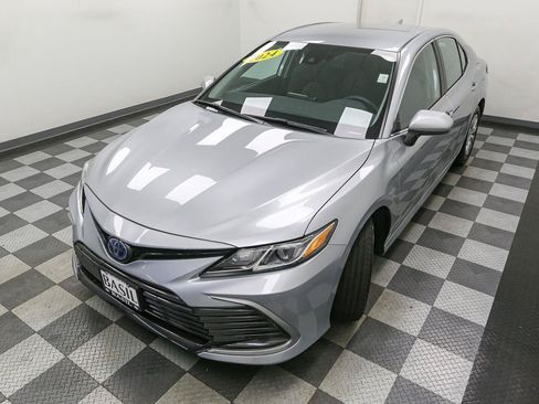 Used 2024 Toyota Camry LE FWD image 6