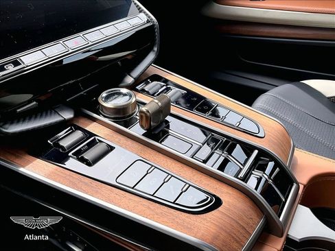 Used 2026 Aston Martin Vanquish Convertible RWD image 15