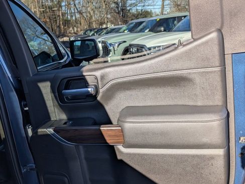 Used 2022 GMC Sierra 1500 SLT w/ SLT Premium Package image 16