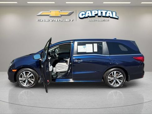 Used 2023 Honda Odyssey Touring image 9