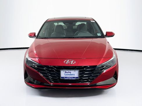 Used 2022 Hyundai Elantra SEL w/ Convenience + Premium Package FWD image 2