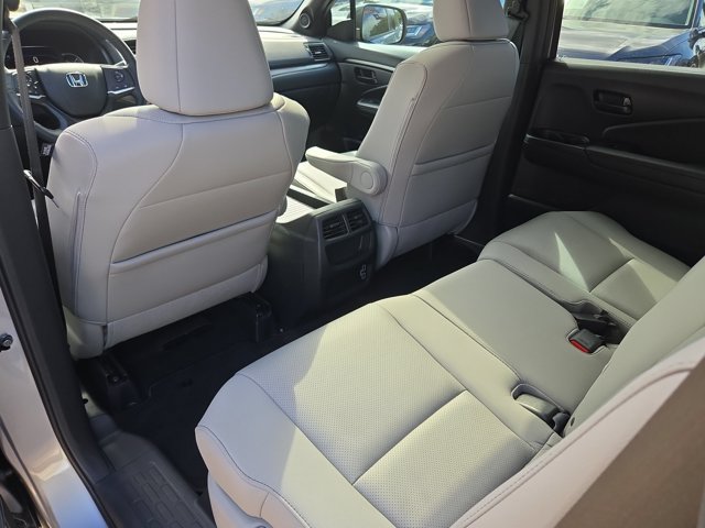 Used 2023 Honda Passport EX-L image 11