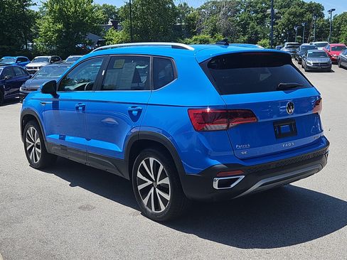 Certified 2023 Volkswagen Taos SE w/ Panoramic Sunroof Package AWD/4WD image 6