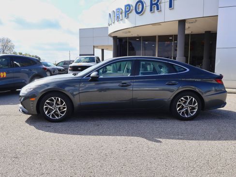 Used 2022 Hyundai Sonata SEL image 2