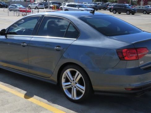 Used 2017 Volkswagen Jetta GLI FWD image 3