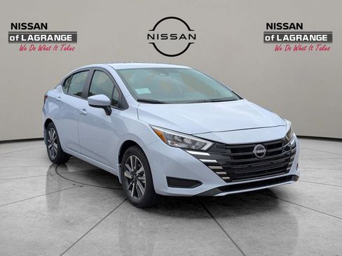 New 2025 Nissan Versa SV w/ Trunk Package FWD image 3
