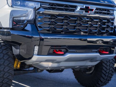 Used 2024 Chevrolet Silverado 1500 ZR2 w/ Technology Package image 18