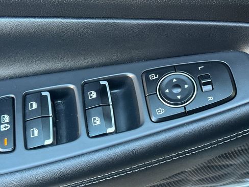 Used 2021 Hyundai Santa Fe SEL w/ Convenience + Premium Package image 12