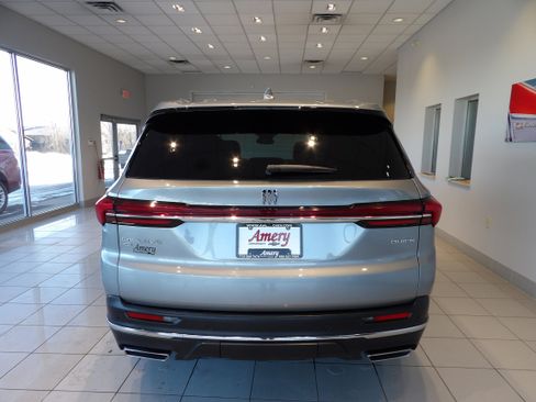 Used 2025 Buick Enclave Preferred image 5
