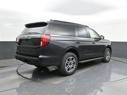 New 2026 Ford Expedition Active RWD image 11