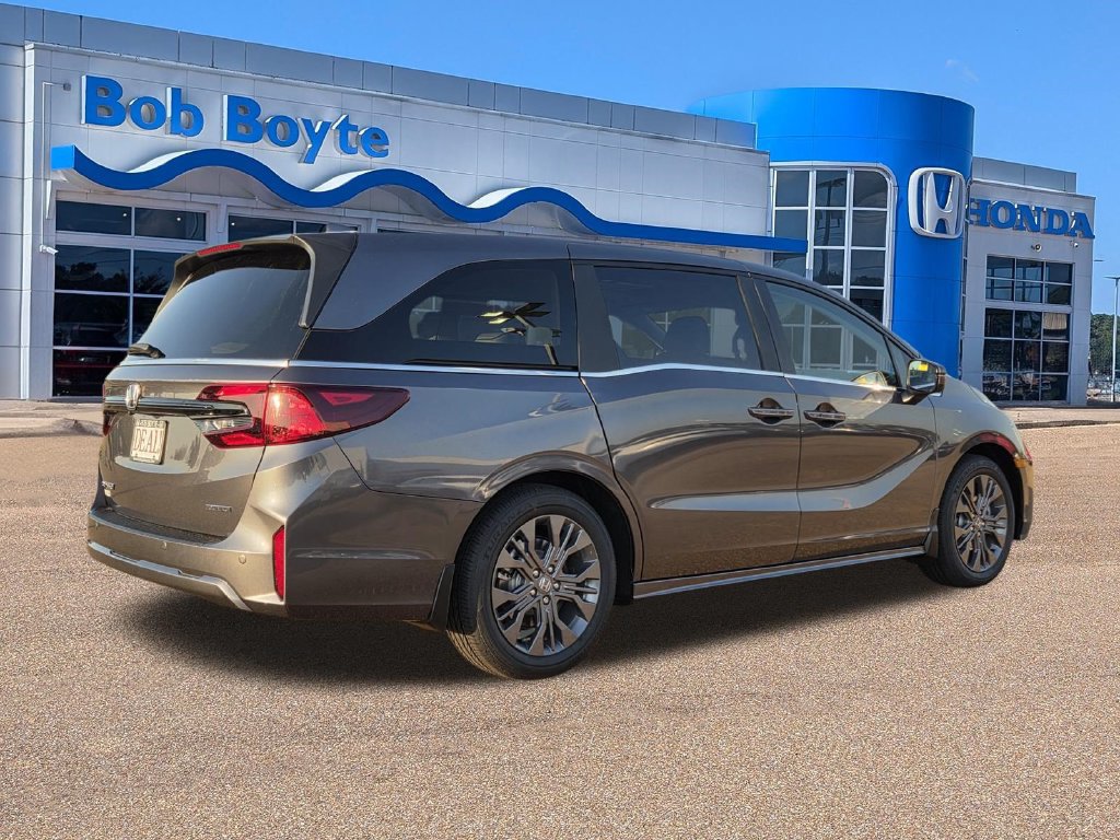 New 2027 Honda Odyssey Touring image 4