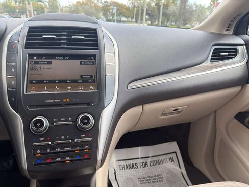 Used 2018 Lincoln MKC Reserve w/ Lincoln MKC Climate Package image 23