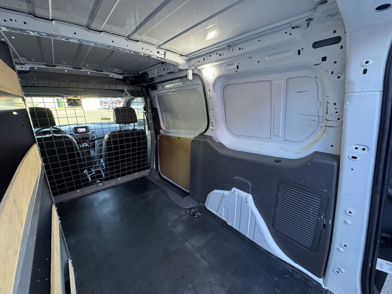 Used 2019 Ford Transit Connect XL FWD image 14