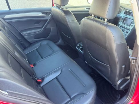 Used 2015 Volkswagen Golf TDI S FWD image 17