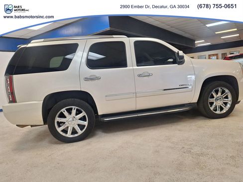 Used 2011 GMC Yukon Denali image 29