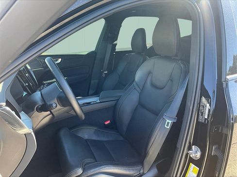 Used 2025 Volvo XC60 B5 Ultra w/ Protection Package Premier image 5