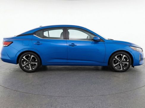 Used 2025 Nissan Sentra SV image 11