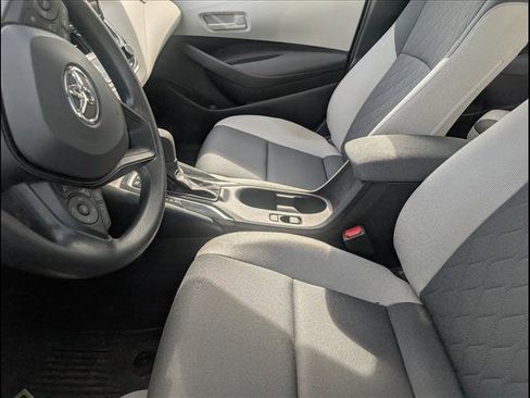 Used 2025 Toyota Corolla LE image 8