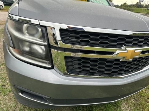 Used 2019 Chevrolet Suburban LT RWD image 5