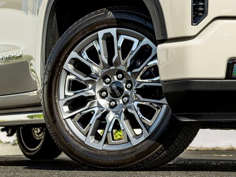 Used 2026 GMC Sierra 1500 Denali Ultimate AWD/4WD image 12