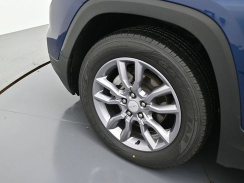 Used 2023 GMC Terrain SLT AWD/4WD image 10