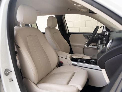 Used 2022 Mercedes-Benz GLB 250 image 25