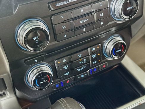 Used 2018 Ford F150 King Ranch w/ Equipment Group 601A Luxury RWD image 27