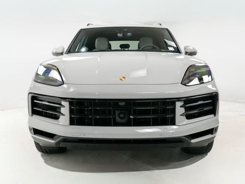Used 2024 Porsche Cayenne AWD/4WD image 6