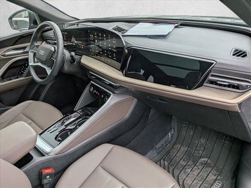 Certified 2025 Audi Q5 Premium w/ Convenience Package image 25