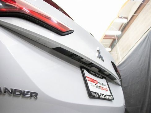 Used 2024 Mitsubishi Outlander SE image 15