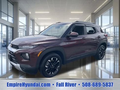 Used 2023 Chevrolet TrailBlazer LT w/ Convenience Package FWD image 1