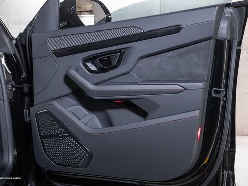 Used 2024 Lamborghini Urus S image 47