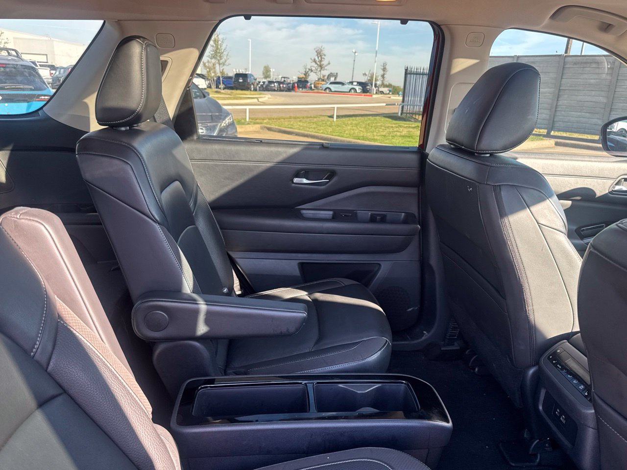 Certified 2024 Nissan Pathfinder SL w/ SL Premium Package FWD image 38