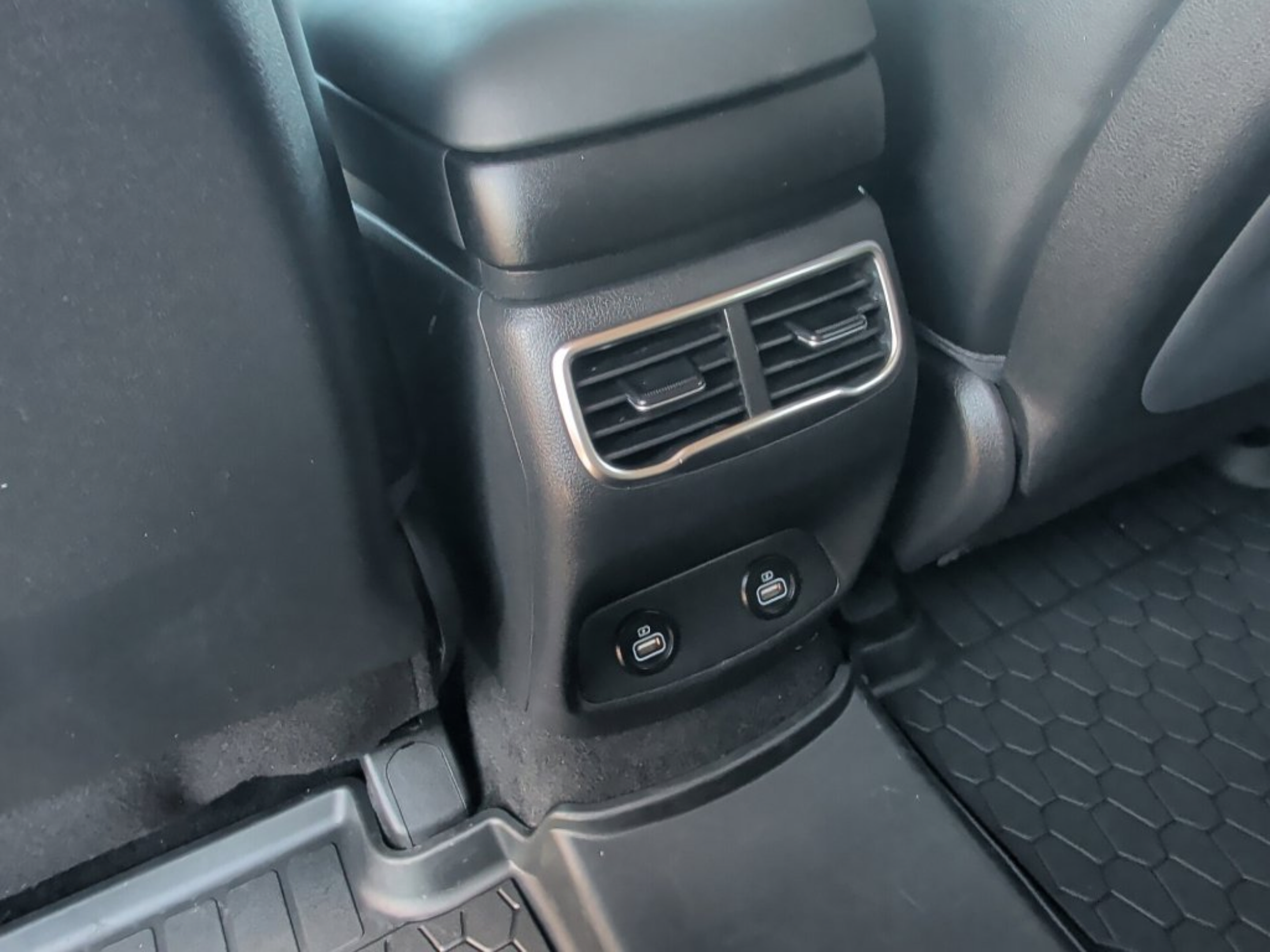 Used 2022 Hyundai Santa Fe SEL w/ Convenience + Premium Package FWD image 36