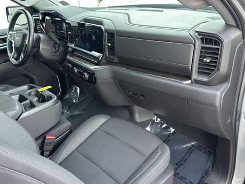 Used 2025 Chevrolet Silverado 1500 LT image 11