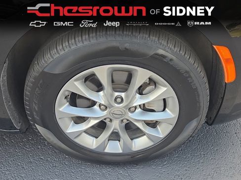 Used 2024 Chrysler Pacifica Touring-L w/ Uconnect Theater Family Group AWD/4WD image 12