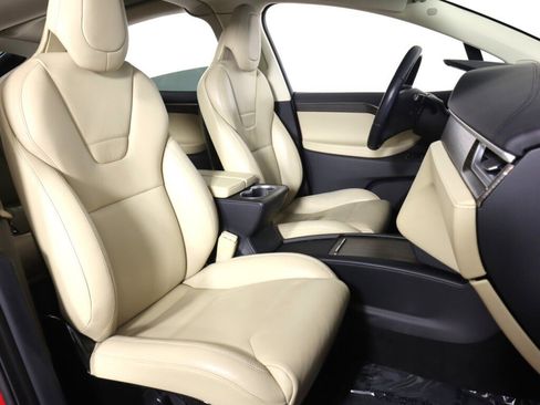 Used 2016 Tesla Model X image 39
