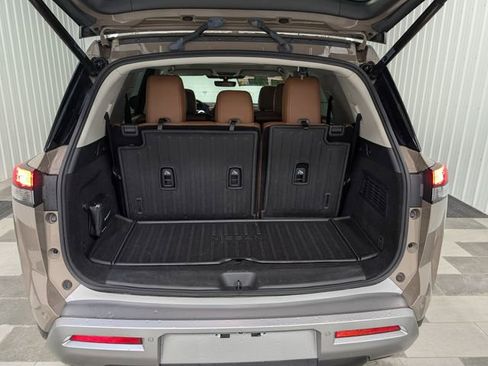 Used 2023 Nissan Pathfinder Platinum w/ Cargo Package AWD/4WD image 25