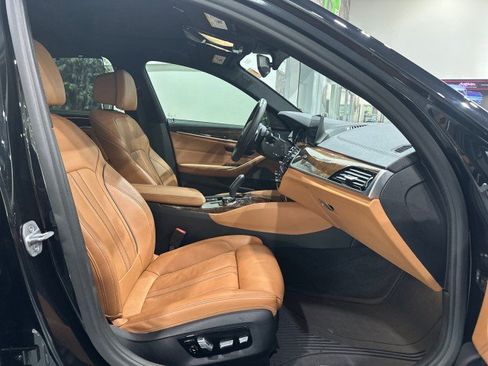 Used 2018 BMW M550i xDrive AWD/4WD image 55
