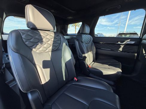 Used 2022 Hyundai Palisade Calligraphy image 18