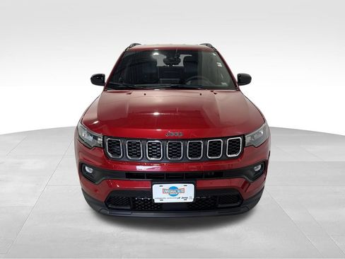 Used 2025 Jeep Compass Latitude AWD/4WD image 12