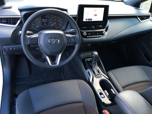Used 2025 Toyota Corolla SE AWD/4WD image 23