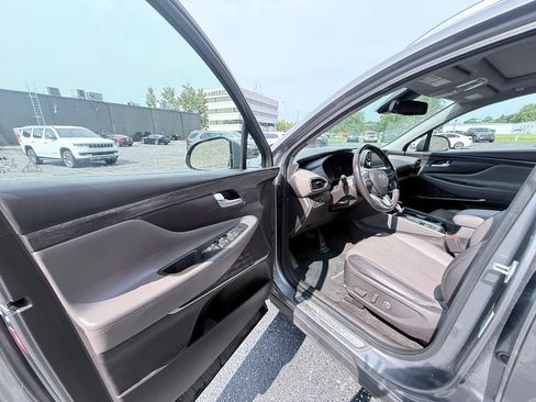 Used 2019 Hyundai Santa Fe Limited FWD image 9